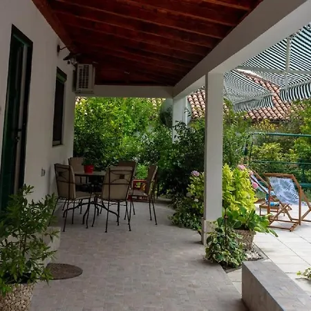 Apartment Lucija Kastela