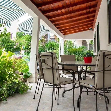Apartament Lucija *